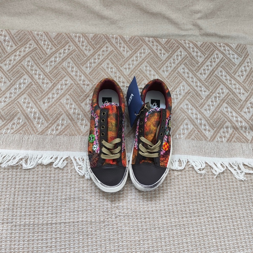Vans Multicolor Canvas Low-Top Sneakers with Black Toe - Picture 1 of 7